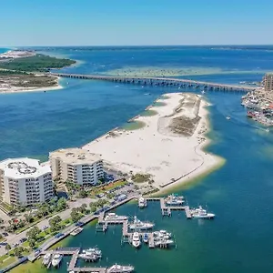Charming Isle Access Townhome Destin